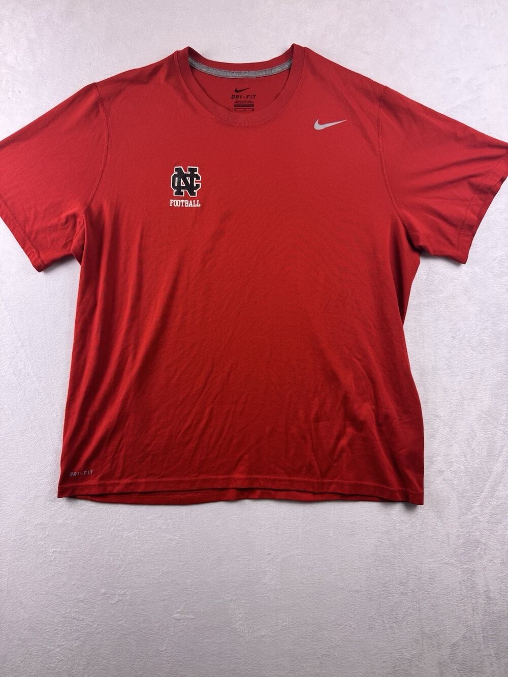 Nike Dri-FIT NC Football T-Shirt Men’s XL Red Short Sleeve Athletic Tee